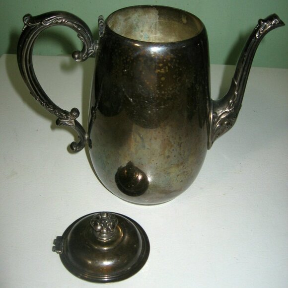 Vtg. Wm Rogers silver plated tea set with tea pot,water pitcher, creamer & sugar - Picture 2 of 5